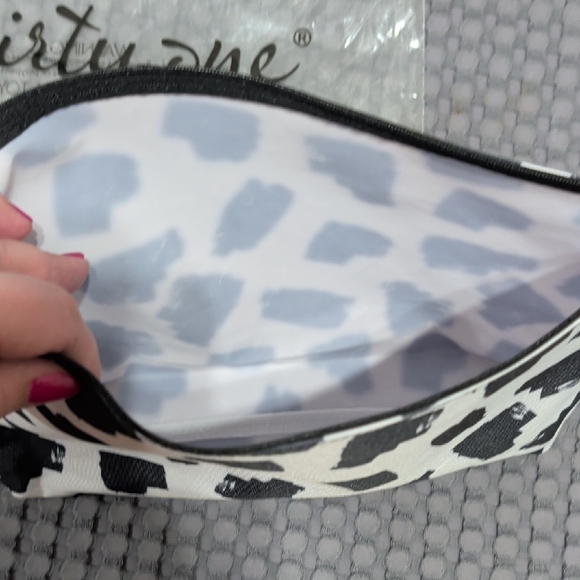 Thirty-One Ink Blocks Zipper Pouch - Picture 3 of 3